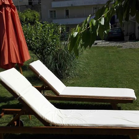 Отель Il Cortile Friendly House Боргоманеро Экстерьер фото