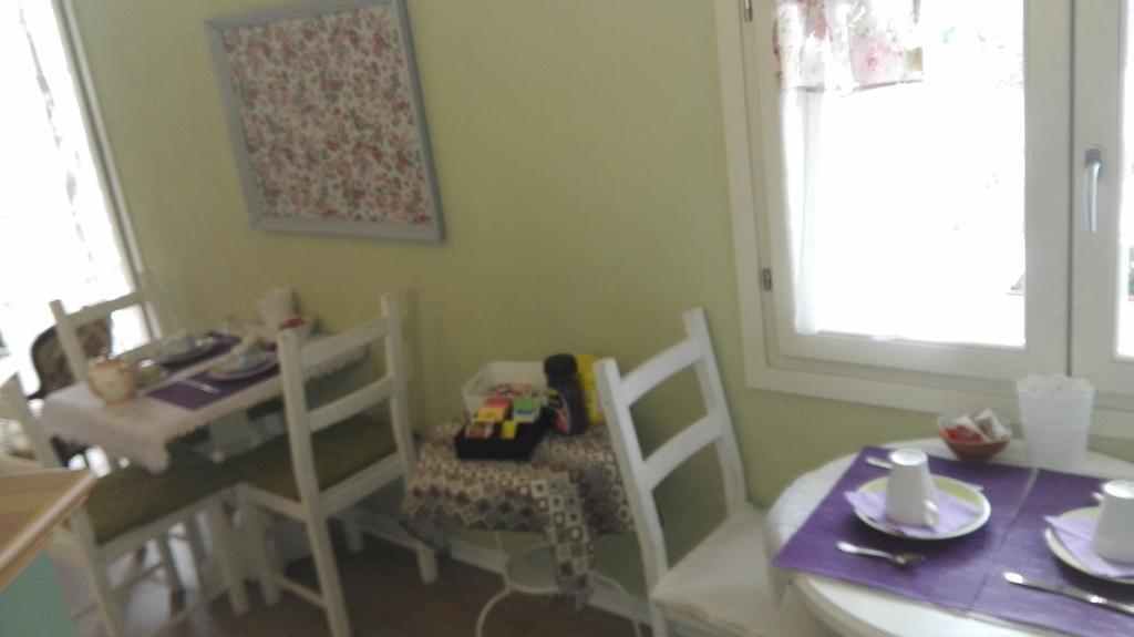 Отель Il Cortile Friendly House Боргоманеро Экстерьер фото