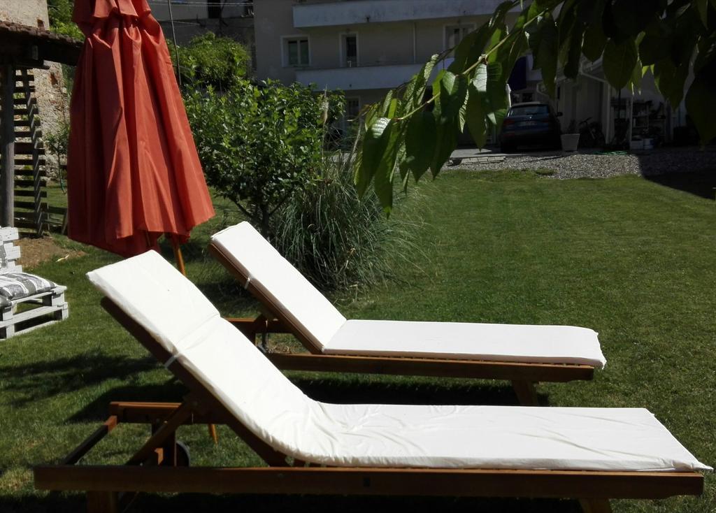 Отель Il Cortile Friendly House Боргоманеро Экстерьер фото